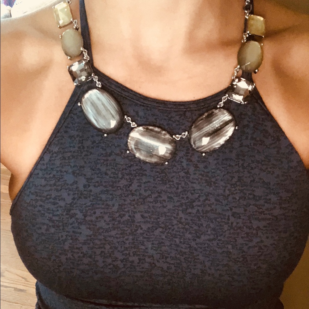 Stone Statement Necklace in silver/gunmetal
